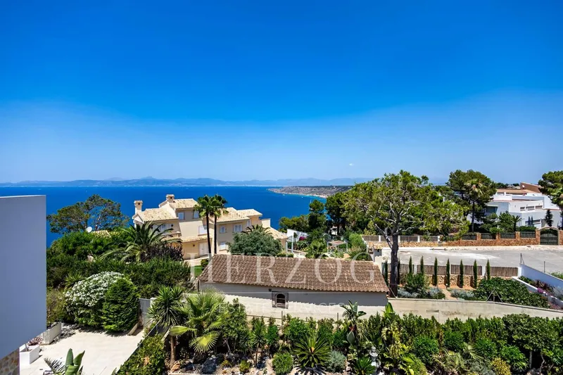 Detached house with fantastic sea views over the bay of Palma in Badia Blava — photo 2