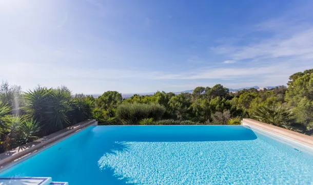 Charming villa with spectacular views in Puntiró, Palma — photo 10