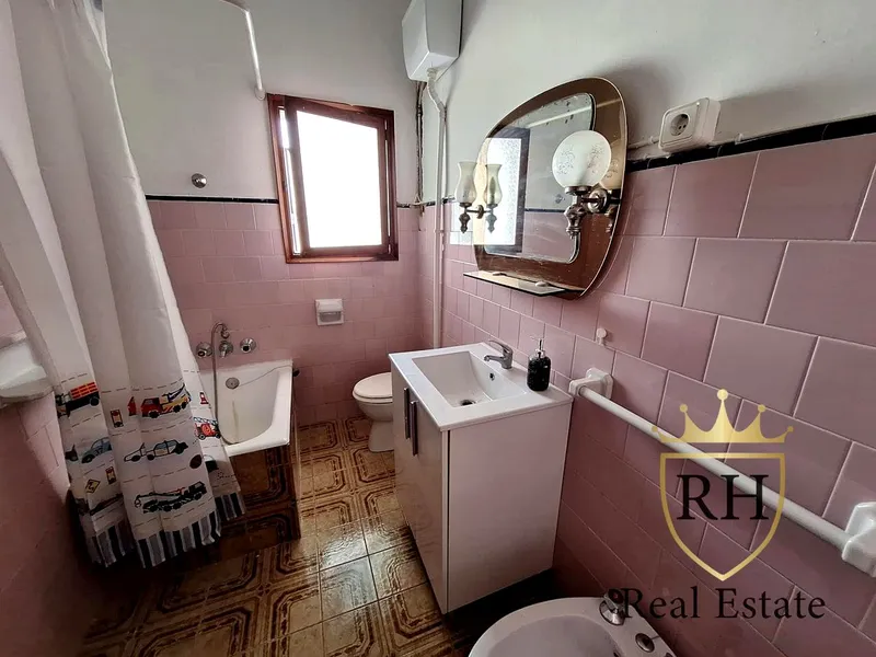 Spacious apartment to renovate in the heart of Palma — photo 4