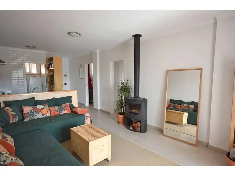 In a lively area, near the beach and very well connected, we have this penthouse offering a very sunny terrace of about 22 m2 — photo 4