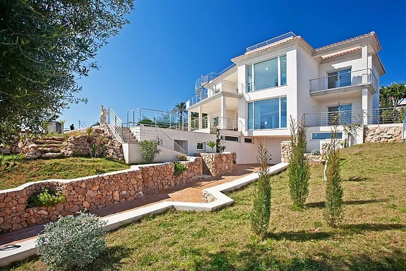 Long-term rental: Spacious villa in Santa Ponsa - Marcel Remus Real Estate — photo 1
