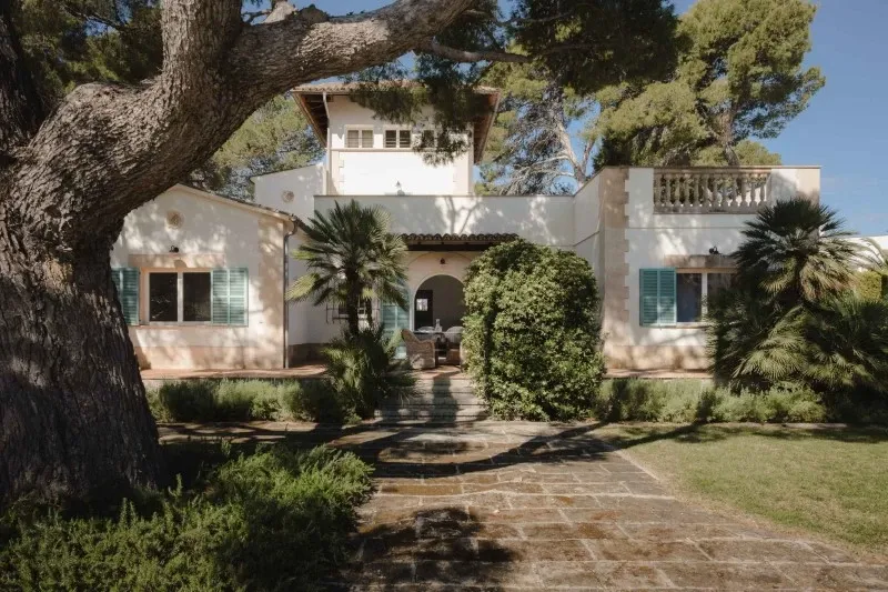 Fantastic villa with pool and a few meters from the sea in Puerto Pollensa — photo 1