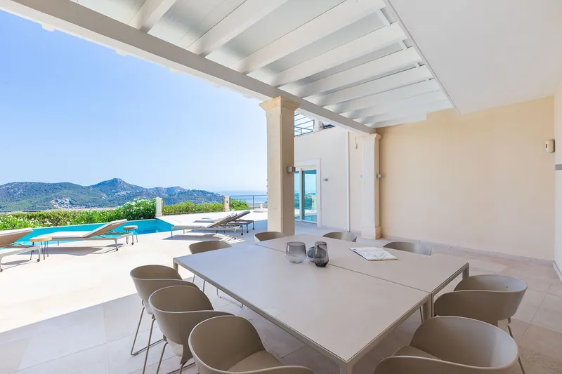 Exquisite 5-bedroom luxury villa for rent — photo 4