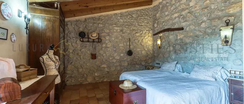 Finca in Andratx in the southwest of Mallorca near the village — photo 12