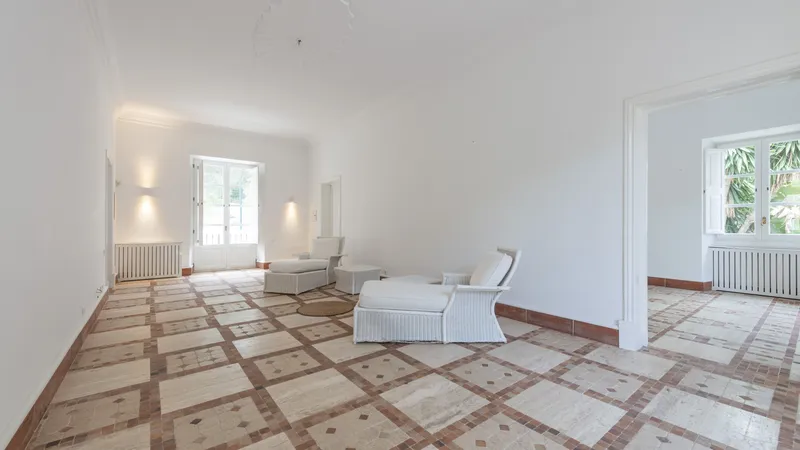 Elegant villa in El Terreno with park-like garden, pool and stunning views of the harbor — photo 7