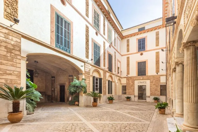 Luxury penthouse in Palma with an excellent location. — photo 1