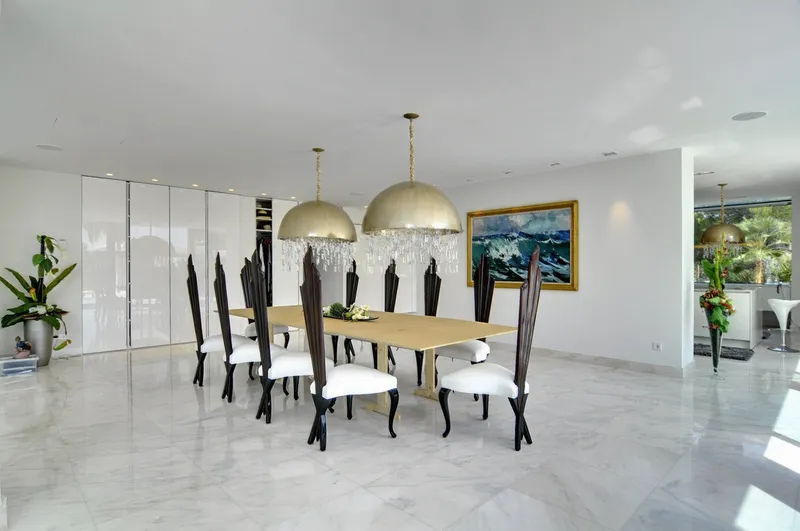 Spectacular luxury villa with lots of privacy and partial sea views — photo 7
