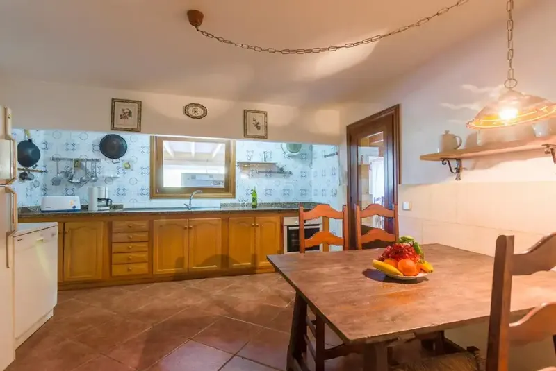 Strategically located in the coveted triangle between the historic village of Pollença and the vibrant coast of the Port, this property — photo 4