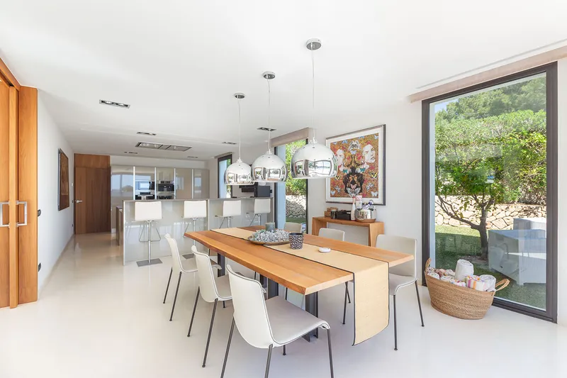 Modern luxury villa with magnificent views — photo 8
