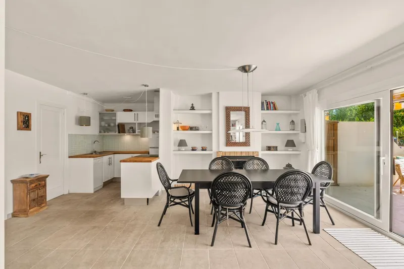 Spacious and Comfortable Double Apartment in Camp de Mar — photo 6