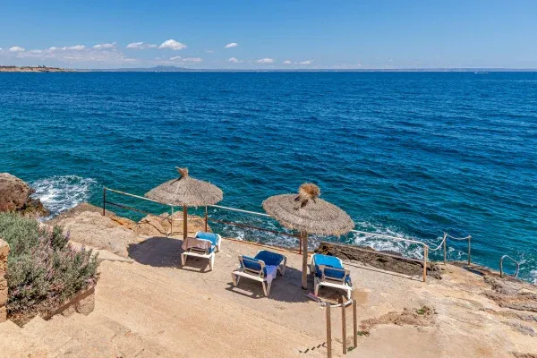 Apartment in popular residential complex right by the sea in Illetas — photo 12