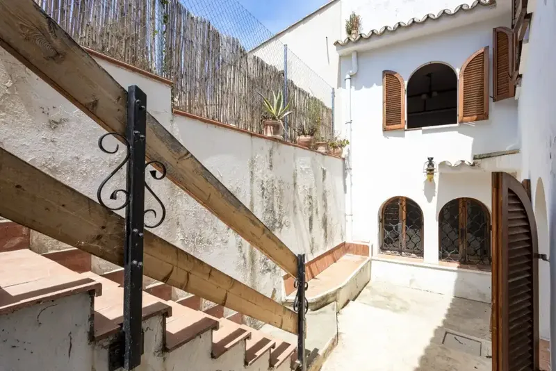 Promising house for sale in the heart of Pollensa, with great potential, village views and excellent access to shops — photo 9