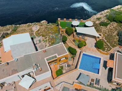 Cala Ratjada: Luxury property with sea view, holiday rental license & approx. 5.19% yield — photo 3