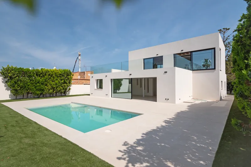 Detached house with pool and bioclimatic design in Bahía Grande, Mallorca — photo 3