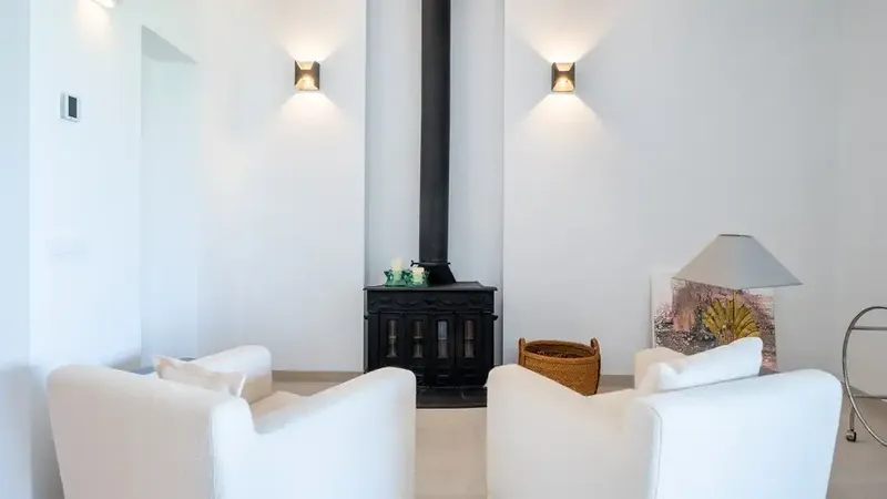 19th-century village house, exquisitely restored with magnificent panoramic views over the plains of Mallorca and the majestic S — photo 8
