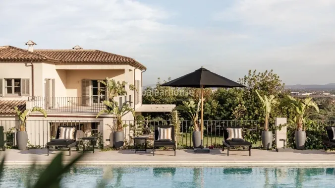 Elegant private finca surrounded by nature with generous spaces, pool and wellness areas — photo 1