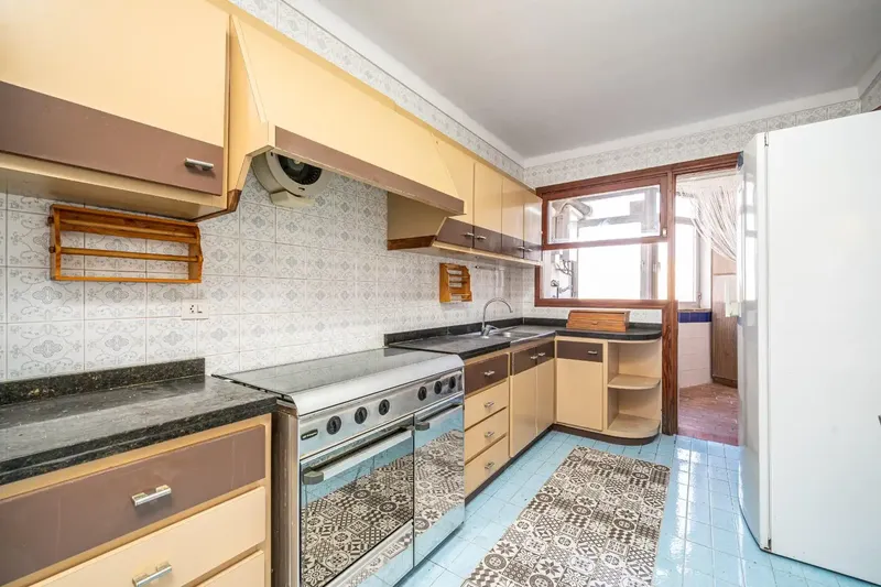 If you are looking for a spacious home with multiple possibilities, this 111 m² apartment is an excellent opportunity. — photo 5