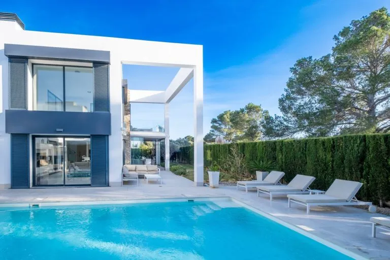 Wunderschöne möblierte moderne Villa in Luxusausstattung – fußläufig zum Meer — photo 1