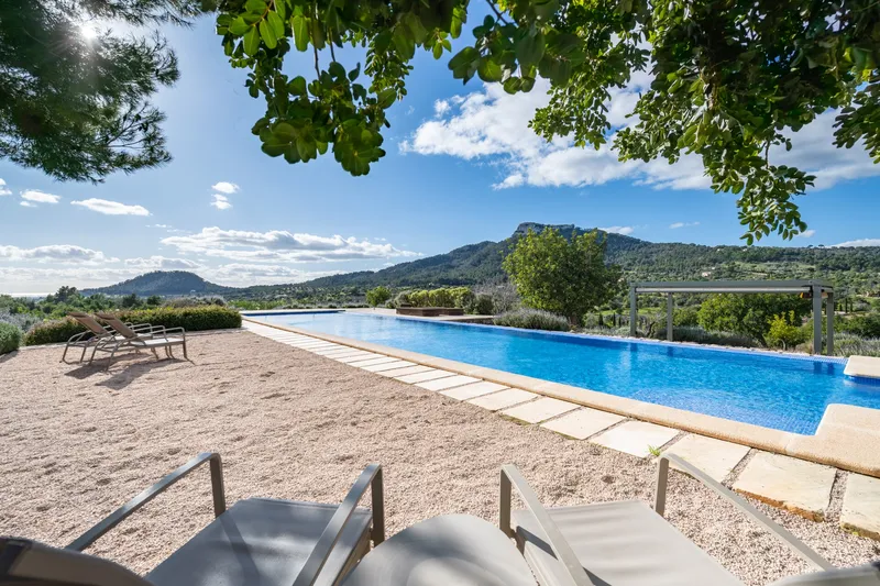 Luxury finca with pool and sea views near Portocolom — photo 5