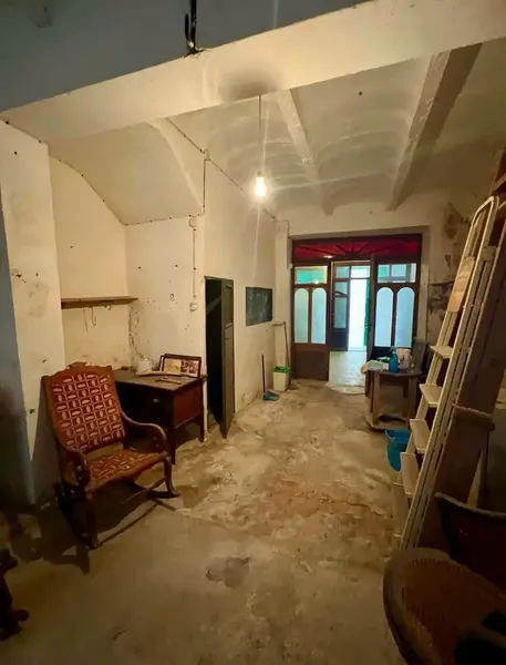 This magnificent property to renovate has two separate properties in the registry — photo 7