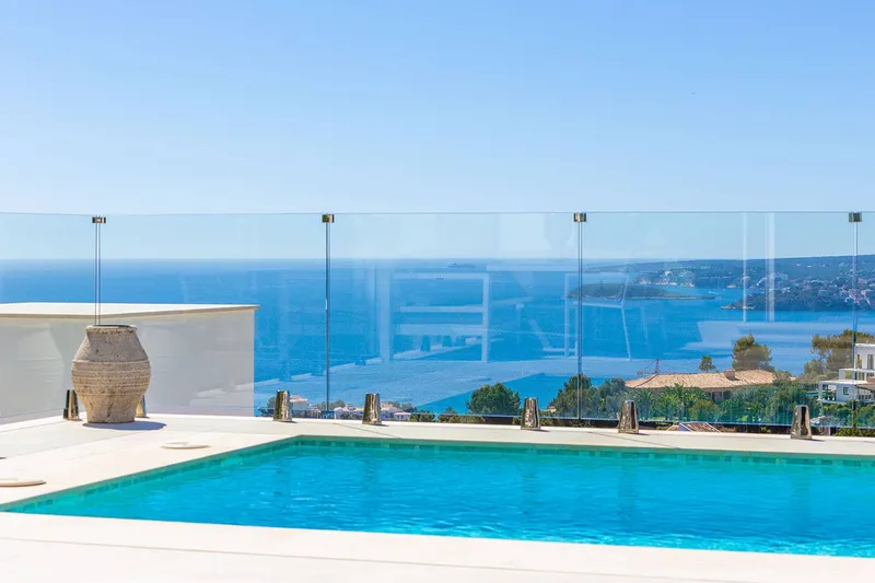 Modern villa with breathtaking views in a privileged location — photo 3