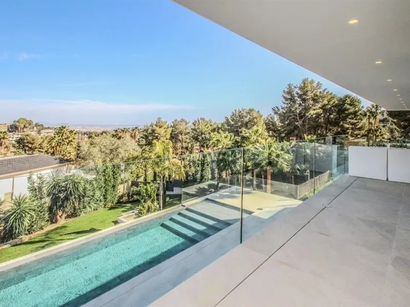Luxurious new build villa with pool and sea views in exclusive Son Vida — photo 2