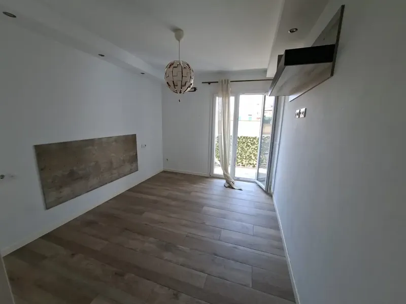 Apartment on 3rd floor with elevator. Fully renovated 6 years ago. — photo 4