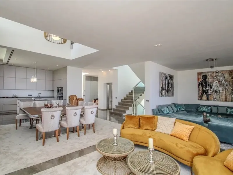 Exclusive luxury villa on the first sea line at the marina — photo 12