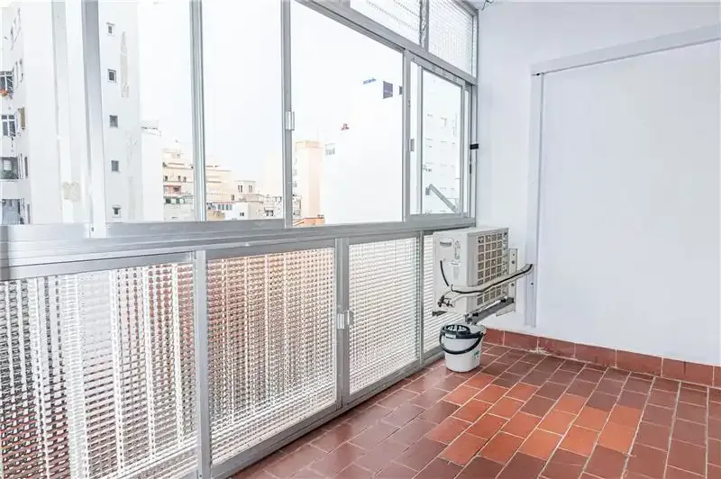 Piso junto a Paseo Mallorca. Amplio y luminoso piso de 130m2 aprox., cuenta con un gran salón-comedor con acceso directo a una terraza, la c — photo 8