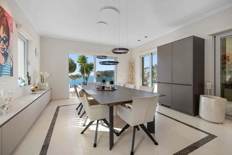 Representative luxury villa in an excellent location with breathtaking views — photo 8