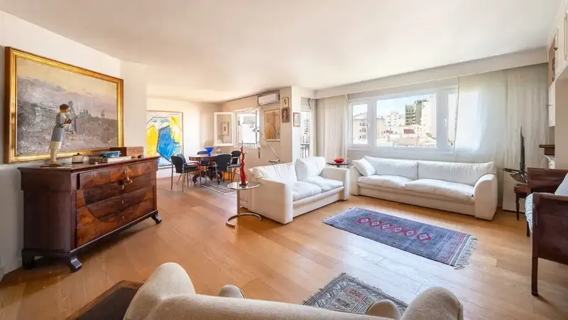 Amplio apartamento de aprox. 145 m² construidos, situado en una zona residencial céntrica y tranquila de Son Armadans, a pocos minutos a pie — photo 2