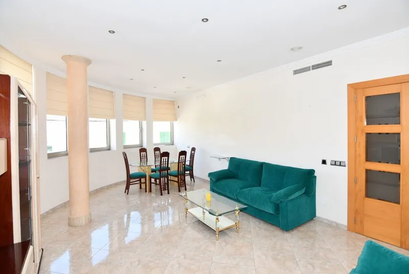 Large town house distributed in 2 apartments and a large garage in Felanitx — photo 2