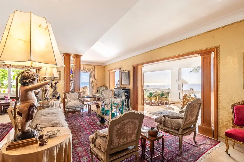 This exclusive property in Genoa impresses with its stunning views of the entire Bay of Palma and offers great privacy, although it b — photo 11