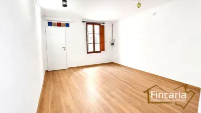 Townhouse on Carrer de la Pau — photo 6