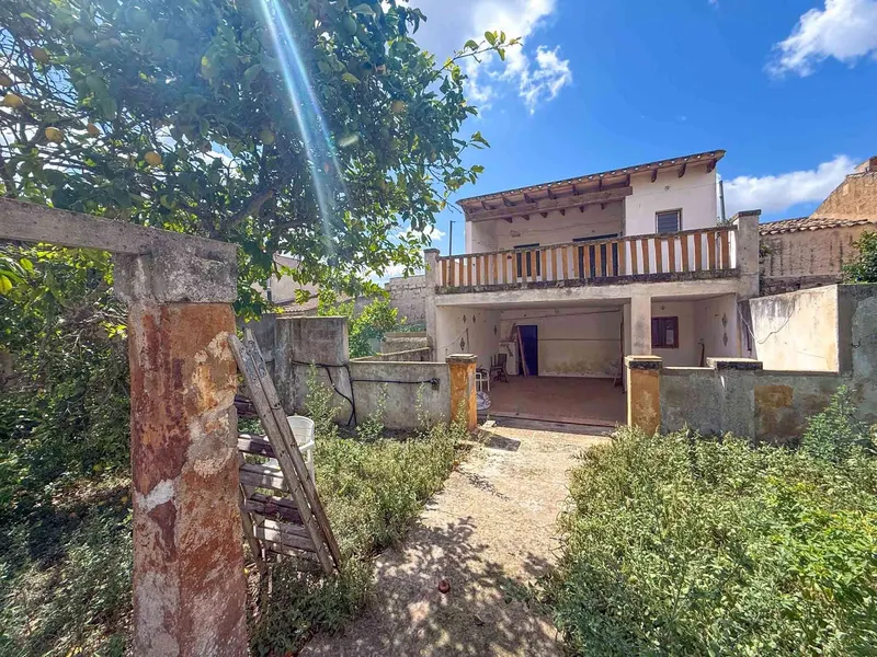 Large townhouse with XL garden and several residential units in the center of Felanitx — photo 2