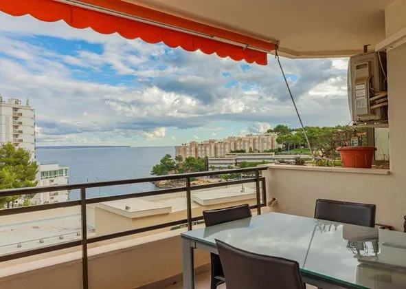 Flat / apartment in Cala Vinyes, Calvià — photo 2