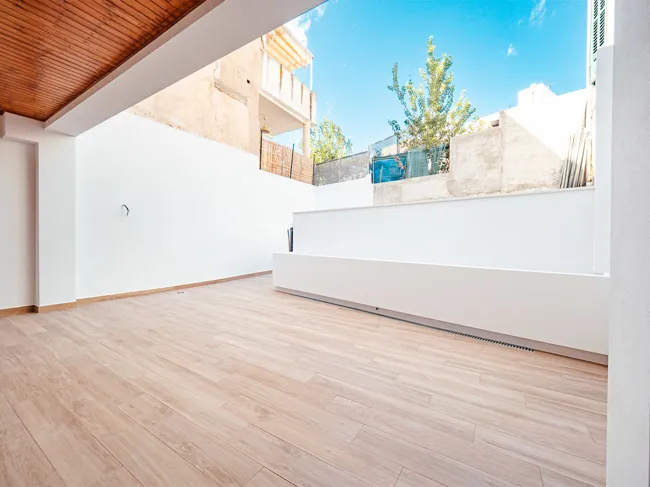 Beautiful, newly refurbished flat in a good location in Palma with generous outdoor space — photo 1