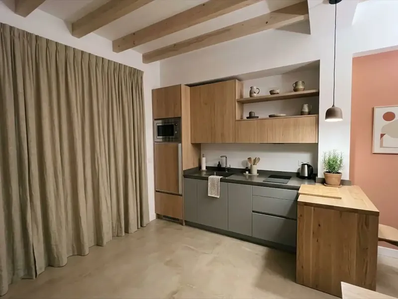 Recently renovated studio with Mediterranean design and top-quality finishes, ready to move into — photo 2
