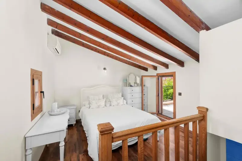 Located on a large plot within walking distance of the vibrant restaurants, boutiques and the nautical club of Port Andratx, this property — photo 12