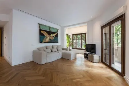 Building - Palma de Mallorca (Centro), Built Surface 2500m², 3 Distance to the sea, Lift — photo 10