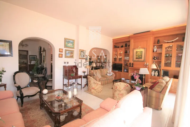 Semi-detached house — photo 9