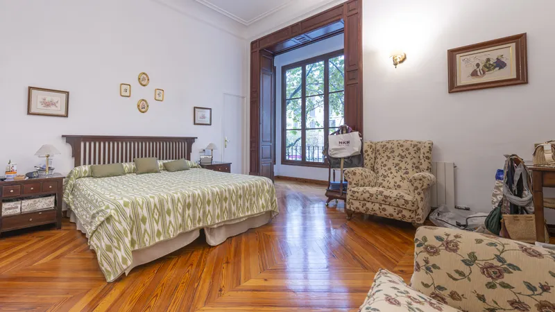 Investment! Beletage in Palma with large conservatory & lots of potential — photo 12