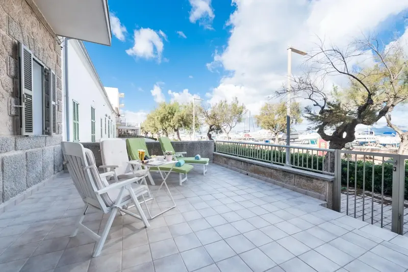 Property on the front line with sea views in Can Picafort – Mallorcan house with 3 dwellings and independent access from two streets. — photo 4