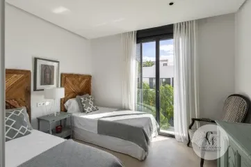Luxury penthouse with private pool and panoramic sea and mountain views in Puerto de Pollensa — photo 11