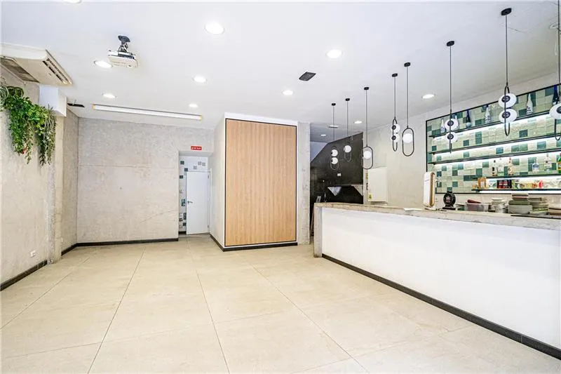 Ground-floor premises in a busy area of Son Cotoner — photo 1