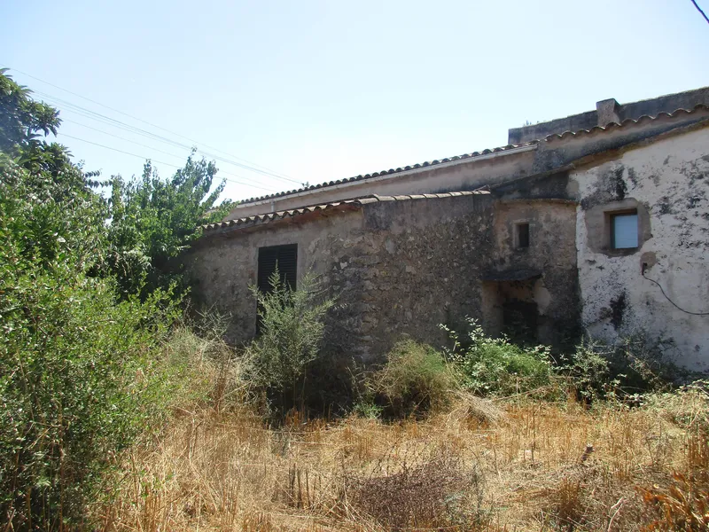Antique finca to refurbish between Vilafranca and Felanitx — photo 1