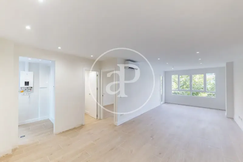 Piso con ascensor en venta en Llevant — photo 2
