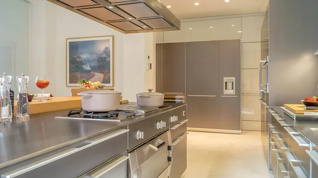Luxury villa with stunning views and guest house for sale in Camp de Mar, Mallorca — photo 8