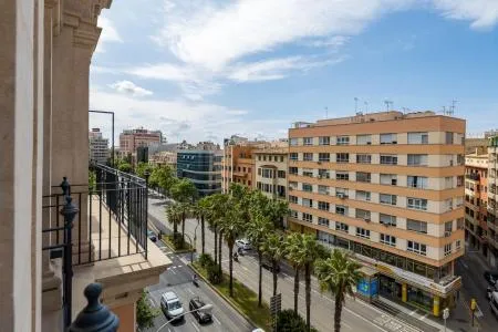 Building - Palma de Mallorca (Centro), Built Surface 2500m², 3 Distance to the sea, Lift — photo 6