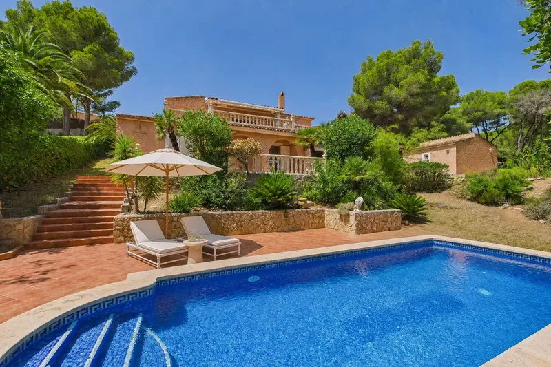 Mediterranean jewel in Costa de la Calma - spacious property with exceptional plot potential! — photo 3